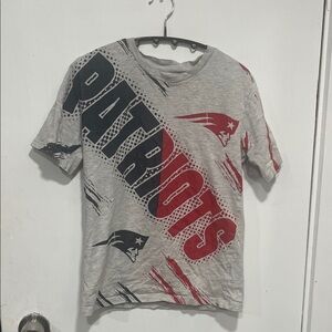 NFL Gray T-Shirt with Patriots Logo Size Medium
